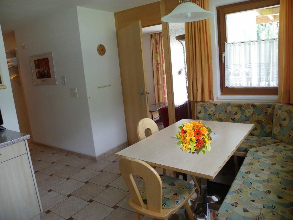 Chasa Vaidum Apartment *