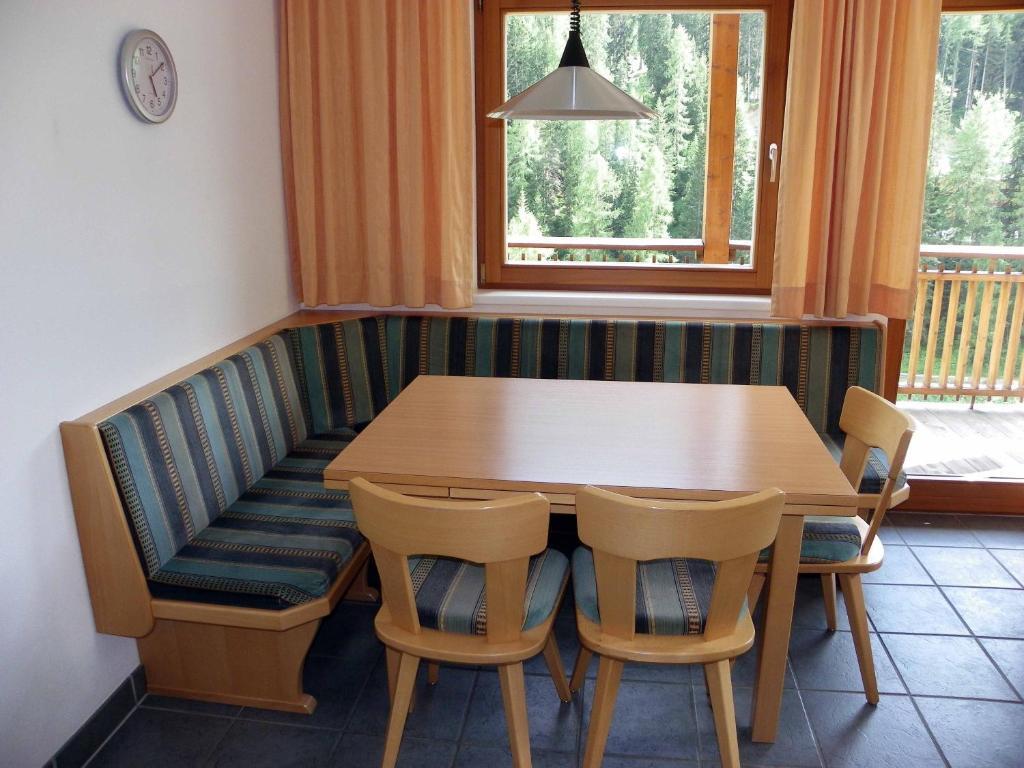 Chasa Vaidum Apartment *